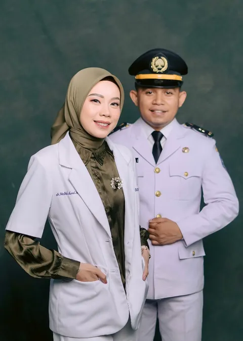 Foto sampul undangan Arly & Amalia