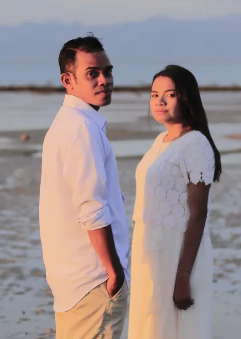 Foto sampul undangan Inge & Riki