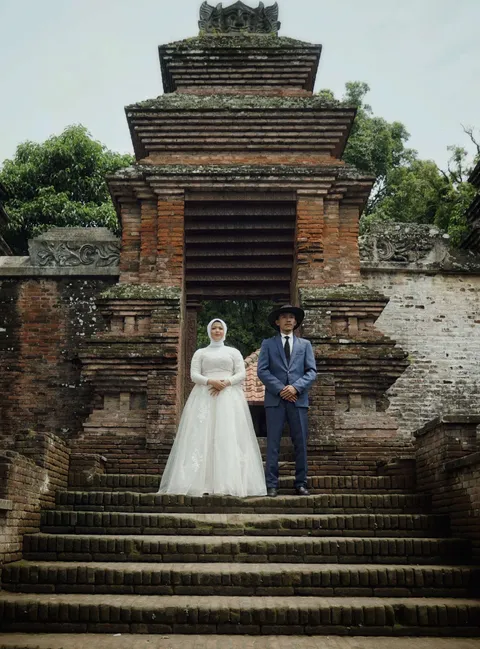 Foto sampul undangan Lia & Aris