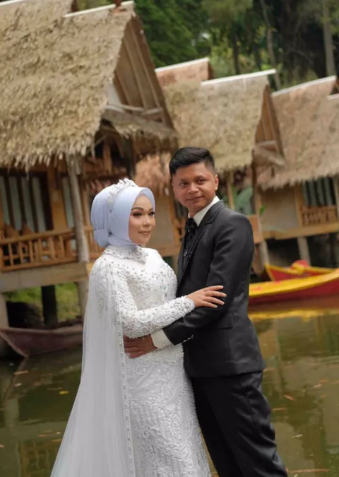 Foto sampul undangan Ade & Vitria