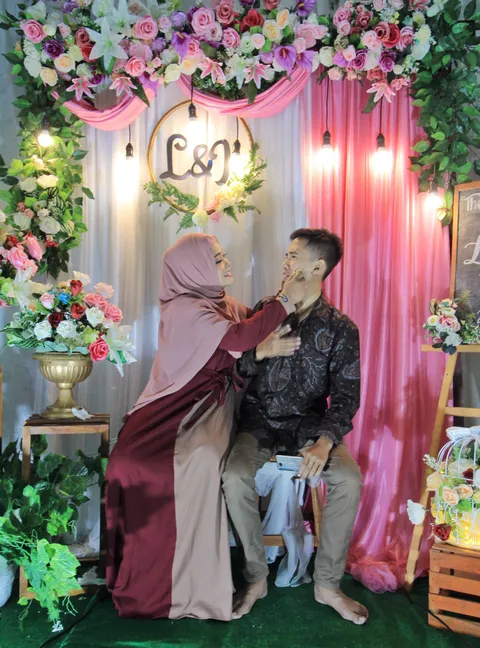 Foto sampul undangan Lia & Lia