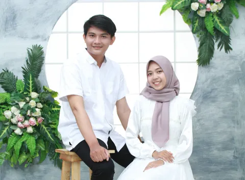 Foto sampul undangan Mala & Rio