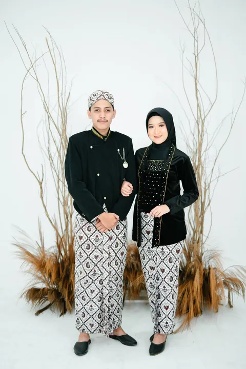 Foto sampul undangan Luluk & Tegar