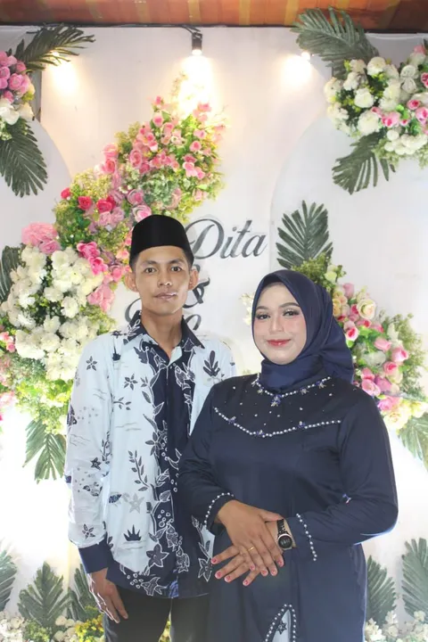 Foto sampul undangan Tiyo & Dita