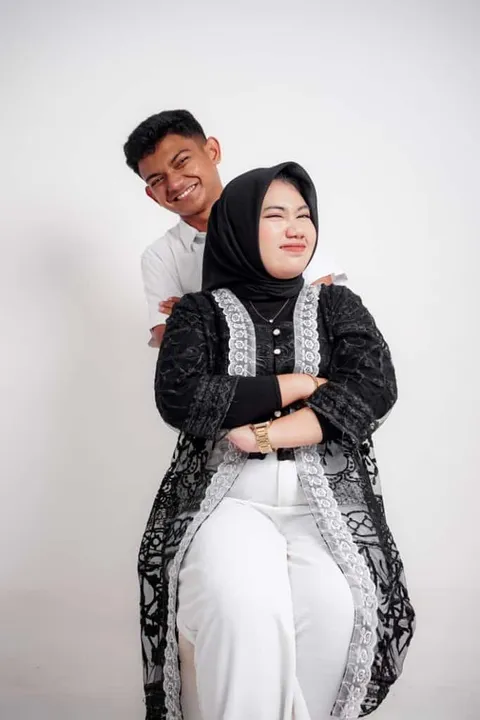 Foto sampul undangan Alam & Anti