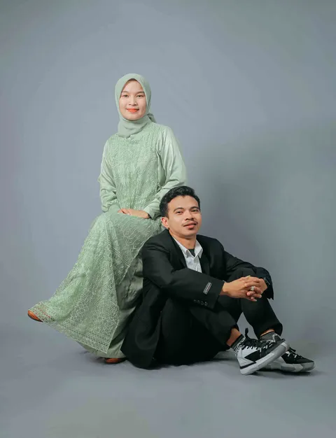 Foto sampul undangan Linda & Hadi