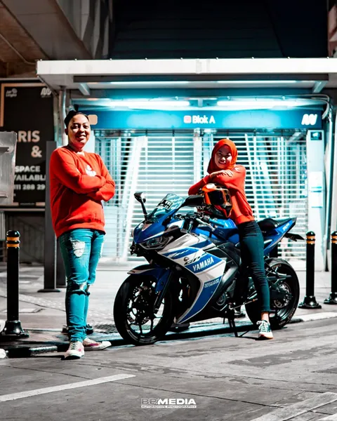 Foto sampul undangan Russter Vera Jesmy & Santi