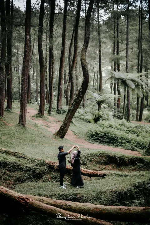 Foto sampul undangan Bunga & Ikhsan