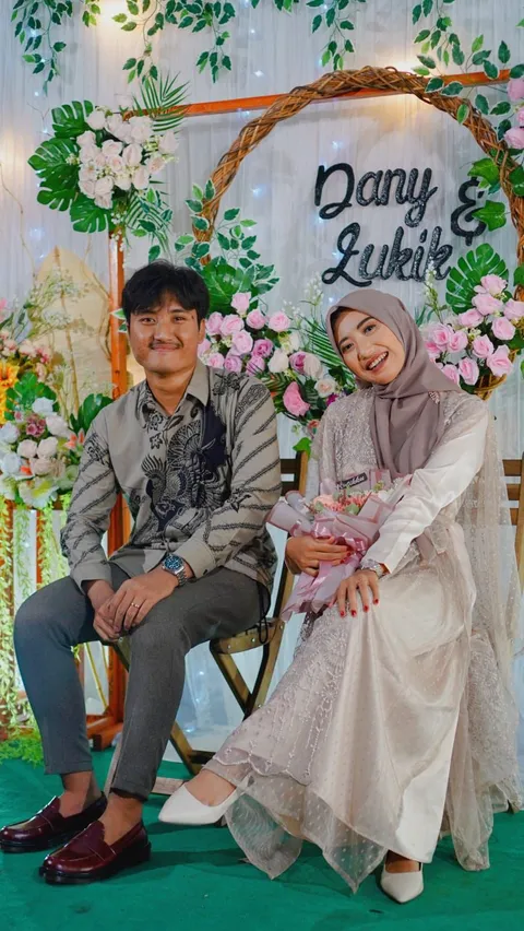 Foto sampul undangan Lukik & Dany
