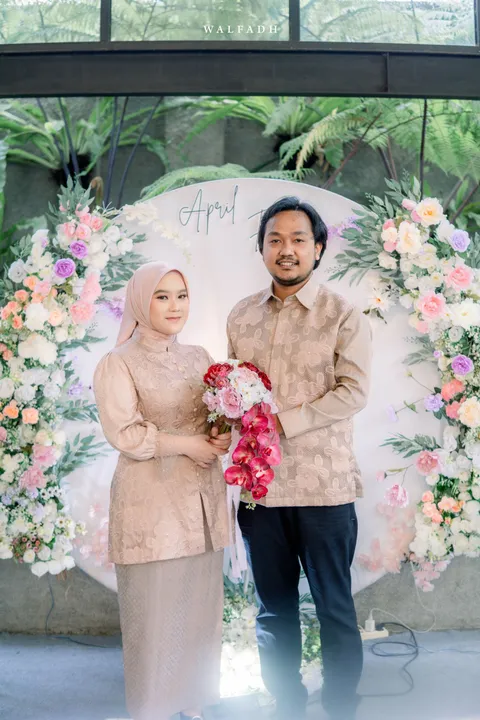 Foto sampul undangan Fatwa & Aprillia