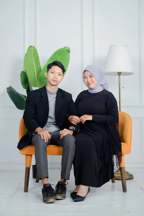 Foto sampul undangan Ihsan & Claudia