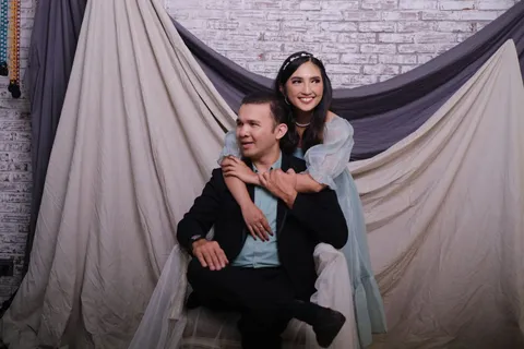 Foto sampul undangan Aldes & Stefina