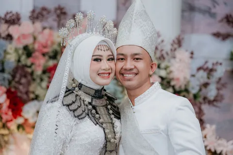 Foto sampul undangan Sesy & Arief