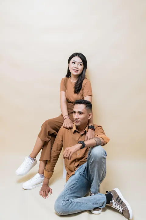 Foto sampul undangan Kadek & Yhan