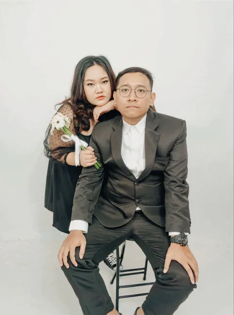 Foto sampul undangan Wike Rulita & Mario Herdi