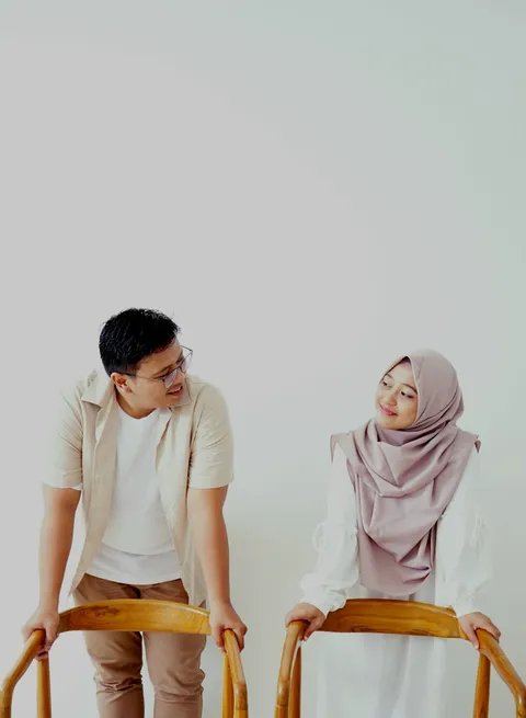 Foto sampul undangan Riani & Yunus